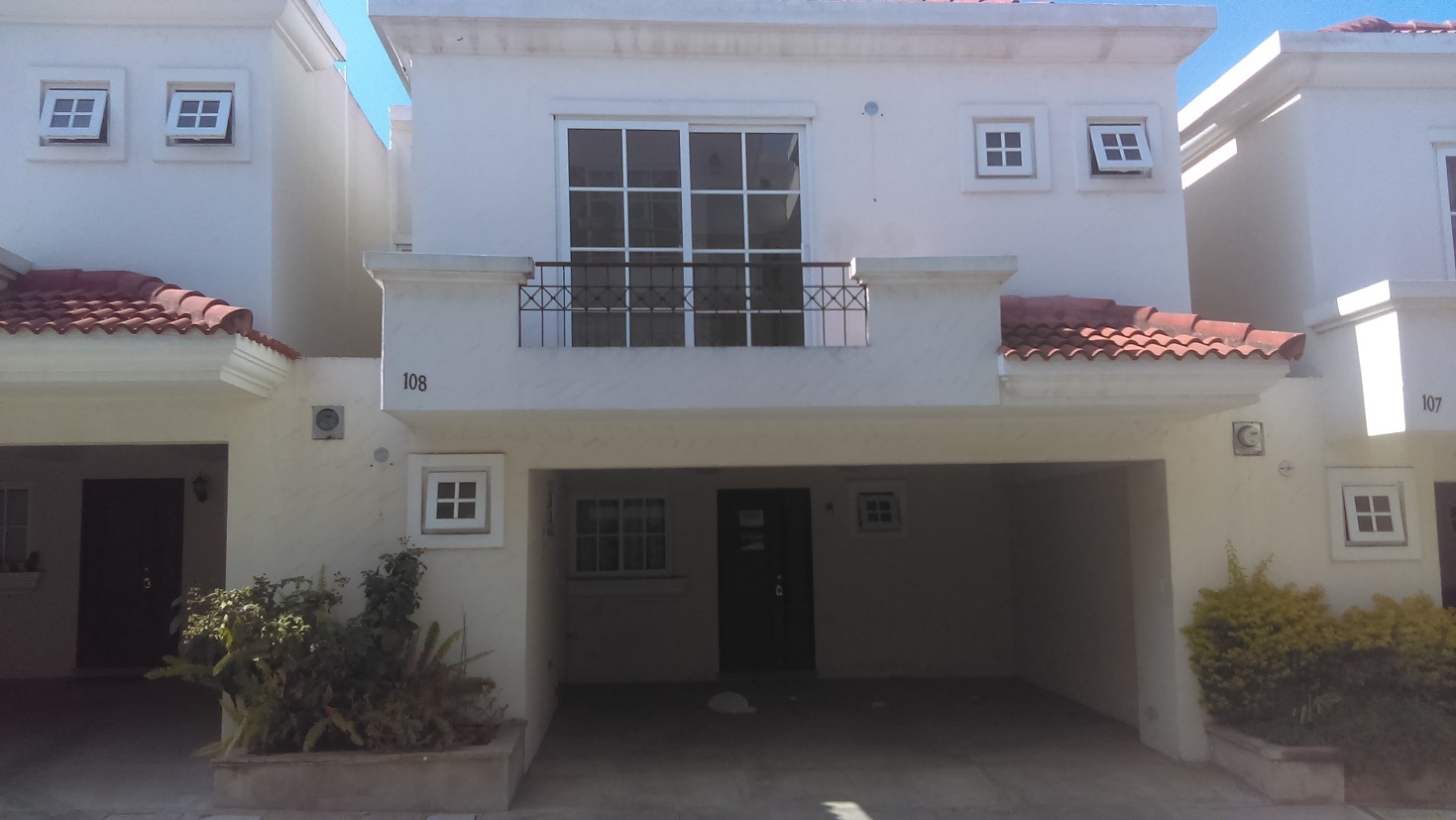 Venta de Casa o Casas, Terrenos, Propiedades, Apartamentos, Inmuebles en Guatemala, zona 11, zona 7, zona 2, zona 18, zona 16, Mixco, Carretera Al Salvador, Fraijanes, Santa Catarina Pinula, Antigua Guatemala, Villa Nueva, Villa Canales, San Miguel Petapa - Venta o Alquiler de Casas En Guatemala