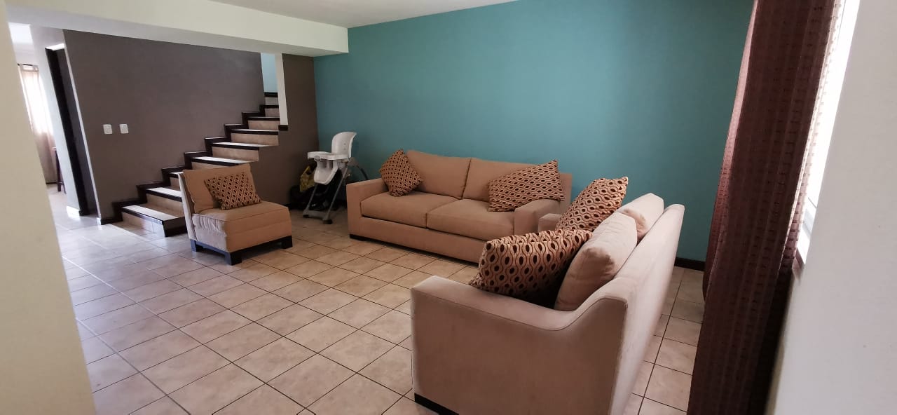 Venta de Casa o Casas, Terrenos, Propiedades, Apartamentos, Inmuebles en Guatemala, zona 11, zona 7, zona 2, zona 18, zona 16, Mixco, Carretera Al Salvador, Fraijanes, Santa Catarina Pinula, Antigua Guatemala, Villa Nueva, Villa Canales, San Miguel Petapa - Venta o Alquiler de Casas En Guatemala