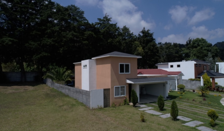 Venta de Casa o Casas, Terrenos, Propiedades, Apartamentos, Inmuebles en Guatemala, zona 11, zona 7, zona 2, zona 18, zona 16, Mixco, Carretera Al Salvador, Fraijanes, Santa Catarina Pinula, Antigua Guatemala, Villa Nueva, Villa Canales, San Miguel Petapa - Venta o Alquiler de Casas En Guatemala