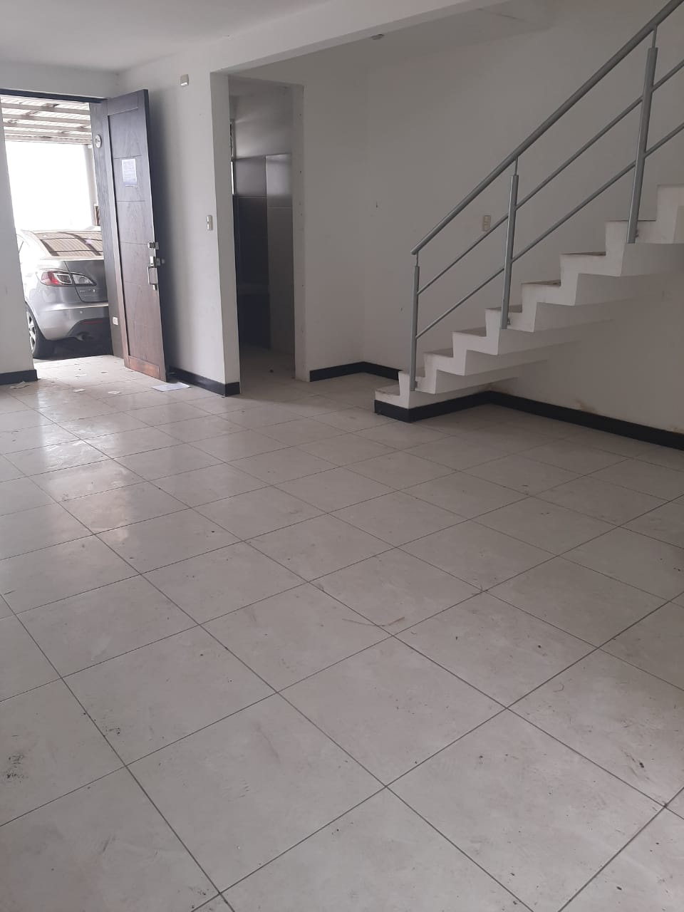 Venta de Casa o Casas, Terrenos, Propiedades, Apartamentos, Inmuebles en Guatemala, zona 11, zona 7, zona 2, zona 18, zona 16, Mixco, Carretera Al Salvador, Fraijanes, Santa Catarina Pinula, Antigua Guatemala, Villa Nueva, Villa Canales, San Miguel Petapa - Venta o Alquiler de Casas En Guatemala