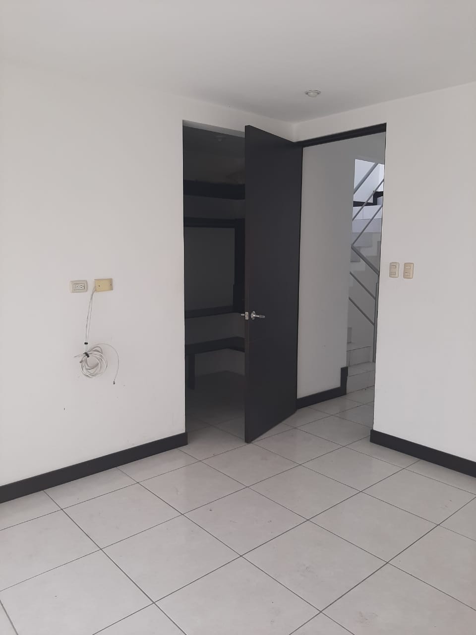 Venta de Casa o Casas, Terrenos, Propiedades, Apartamentos, Inmuebles en Guatemala, zona 11, zona 7, zona 2, zona 18, zona 16, Mixco, Carretera Al Salvador, Fraijanes, Santa Catarina Pinula, Antigua Guatemala, Villa Nueva, Villa Canales, San Miguel Petapa - Venta o Alquiler de Casas En Guatemala