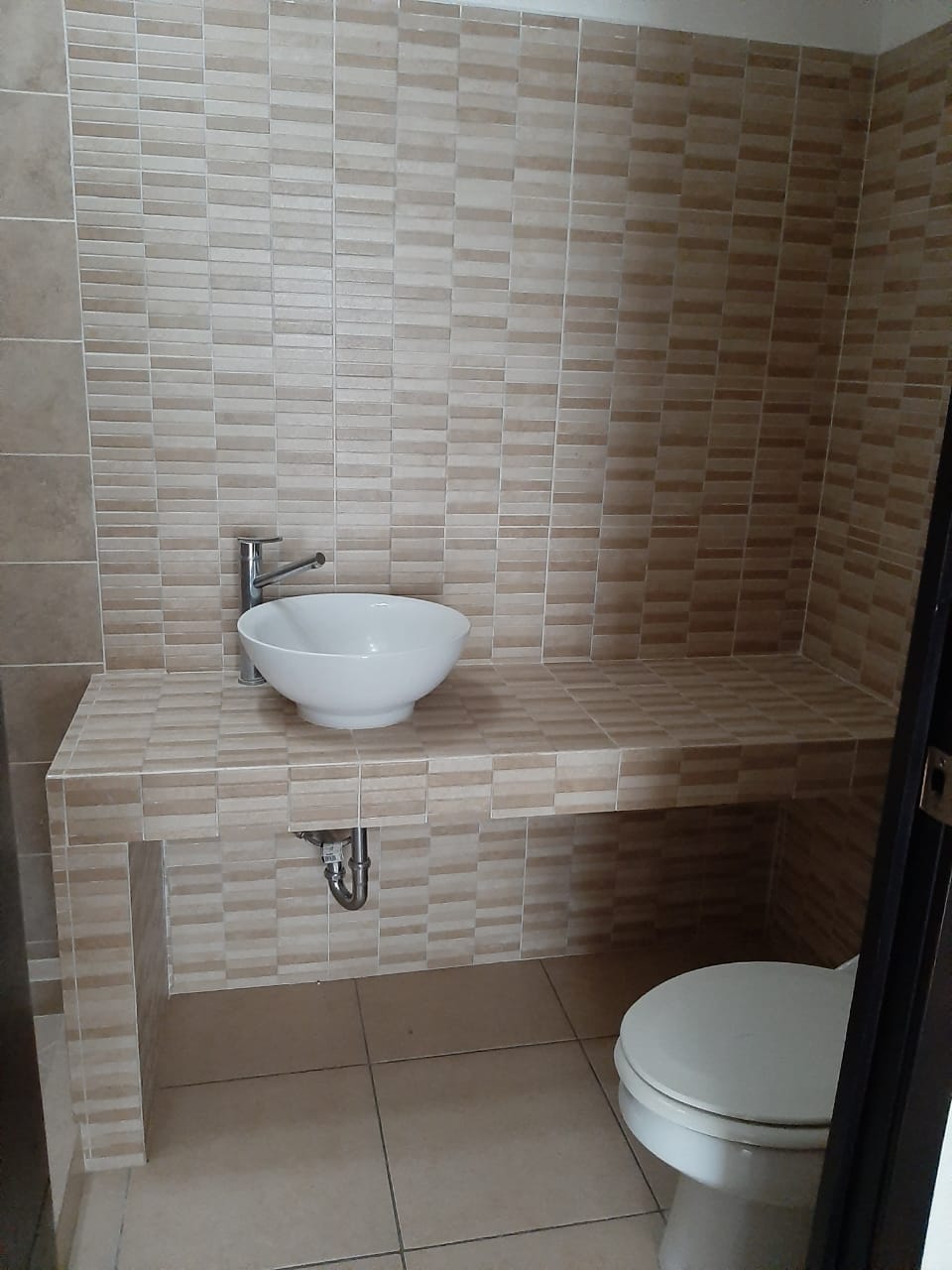 Venta de Casa o Casas, Terrenos, Propiedades, Apartamentos, Inmuebles en Guatemala, zona 11, zona 7, zona 2, zona 18, zona 16, Mixco, Carretera Al Salvador, Fraijanes, Santa Catarina Pinula, Antigua Guatemala, Villa Nueva, Villa Canales, San Miguel Petapa - Venta o Alquiler de Casas En Guatemala