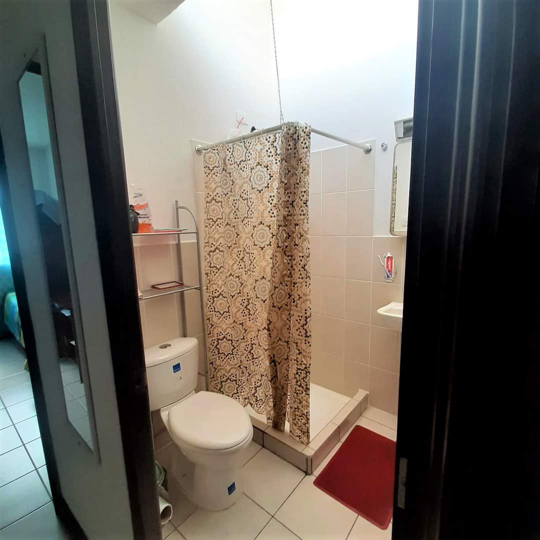 Venta de Casa o Casas, Terrenos, Propiedades, Apartamentos, Inmuebles en Guatemala, zona 11, zona 7, zona 2, zona 18, zona 16, Mixco, Carretera Al Salvador, Fraijanes, Santa Catarina Pinula, Antigua Guatemala, Villa Nueva, Villa Canales, San Miguel Petapa - Venta o Alquiler de Casas En Guatemala