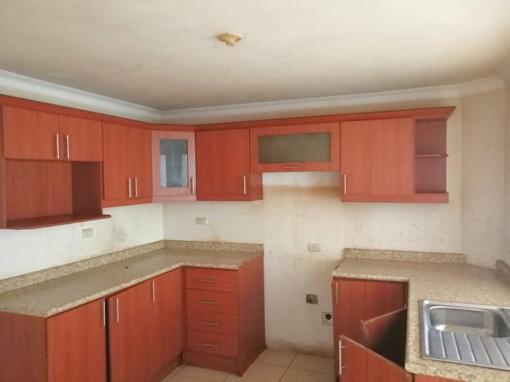 Venta de Casa o Casas, Terrenos, Propiedades, Apartamentos, Inmuebles en Guatemala, zona 11, zona 7, zona 2, zona 18, zona 16, Mixco, Carretera Al Salvador, Fraijanes, Santa Catarina Pinula, Antigua Guatemala, Villa Nueva, Villa Canales, San Miguel Petapa - Venta o Alquiler de Casas En Guatemala