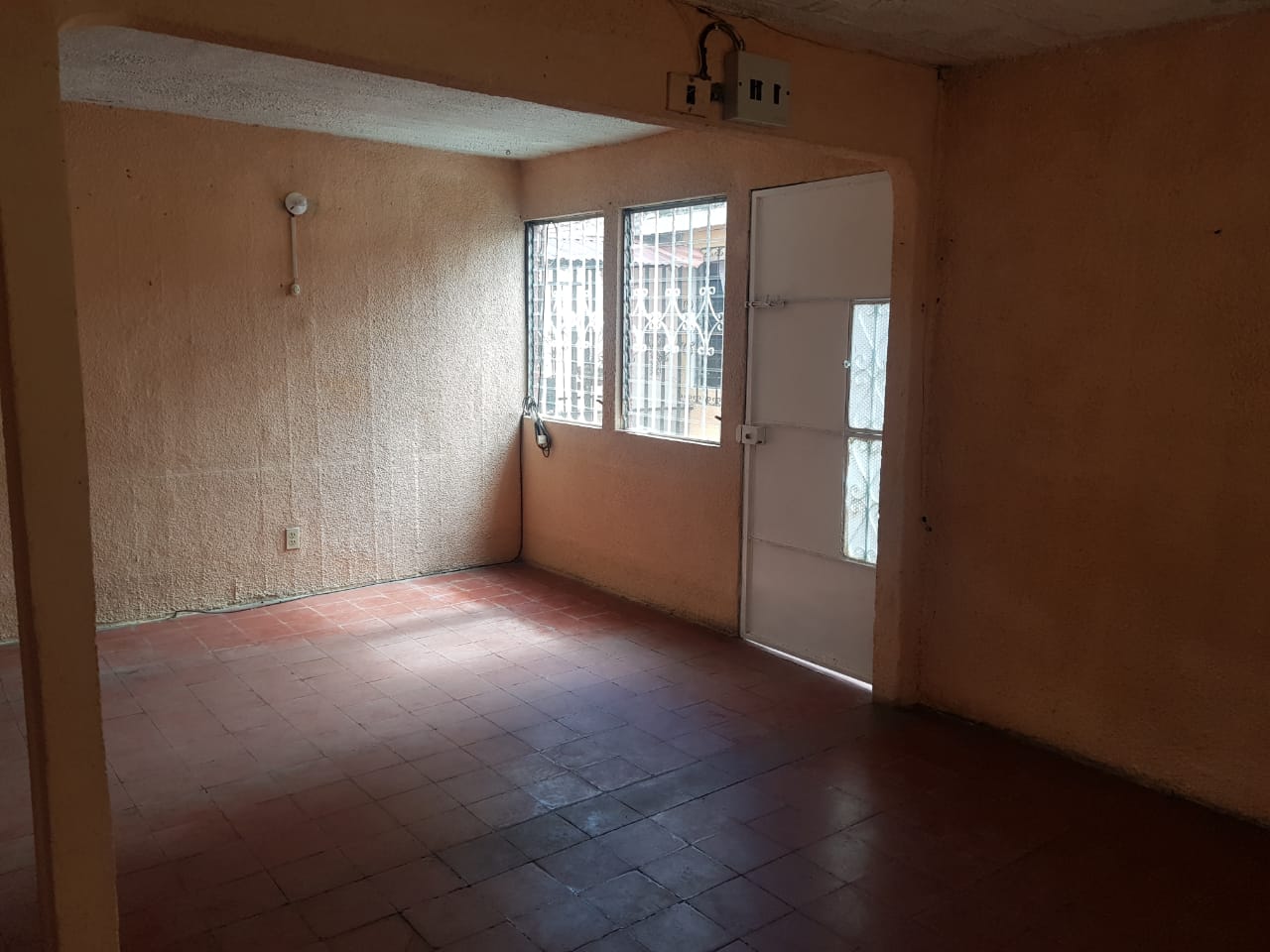 Venta de Casa o Casas, Terrenos, Propiedades, Apartamentos, Inmuebles en Guatemala, zona 11, zona 7, zona 2, zona 18, zona 16, Mixco, Carretera Al Salvador, Fraijanes, Santa Catarina Pinula, Antigua Guatemala, Villa Nueva, Villa Canales, San Miguel Petapa - Venta o Alquiler de Casas En Guatemala