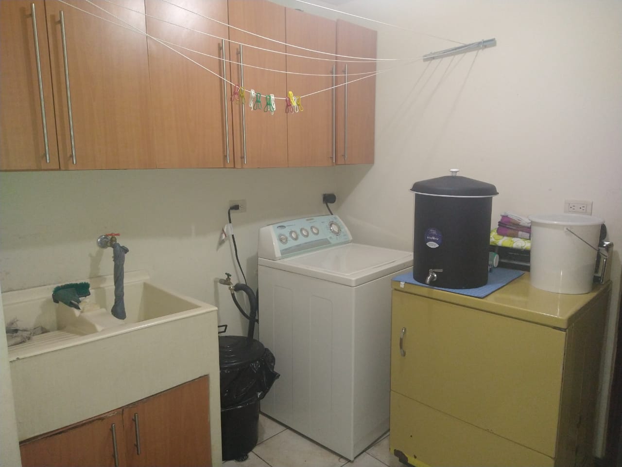 Venta de Casa o Casas, Terrenos, Propiedades, Apartamentos, Inmuebles en Guatemala, zona 11, zona 7, zona 2, zona 18, zona 16, Mixco, Carretera Al Salvador, Fraijanes, Santa Catarina Pinula, Antigua Guatemala, Villa Nueva, Villa Canales, San Miguel Petapa - Venta o Alquiler de Casas En Guatemala