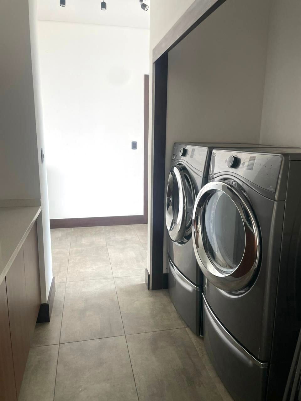 Venta de Casa o Casas, Terrenos, Propiedades, Apartamentos, Inmuebles en Guatemala, zona 11, zona 7, zona 2, zona 18, zona 16, Mixco, Carretera Al Salvador, Fraijanes, Santa Catarina Pinula, Antigua Guatemala, Villa Nueva, Villa Canales, San Miguel Petapa - Venta o Alquiler de Casas En Guatemala