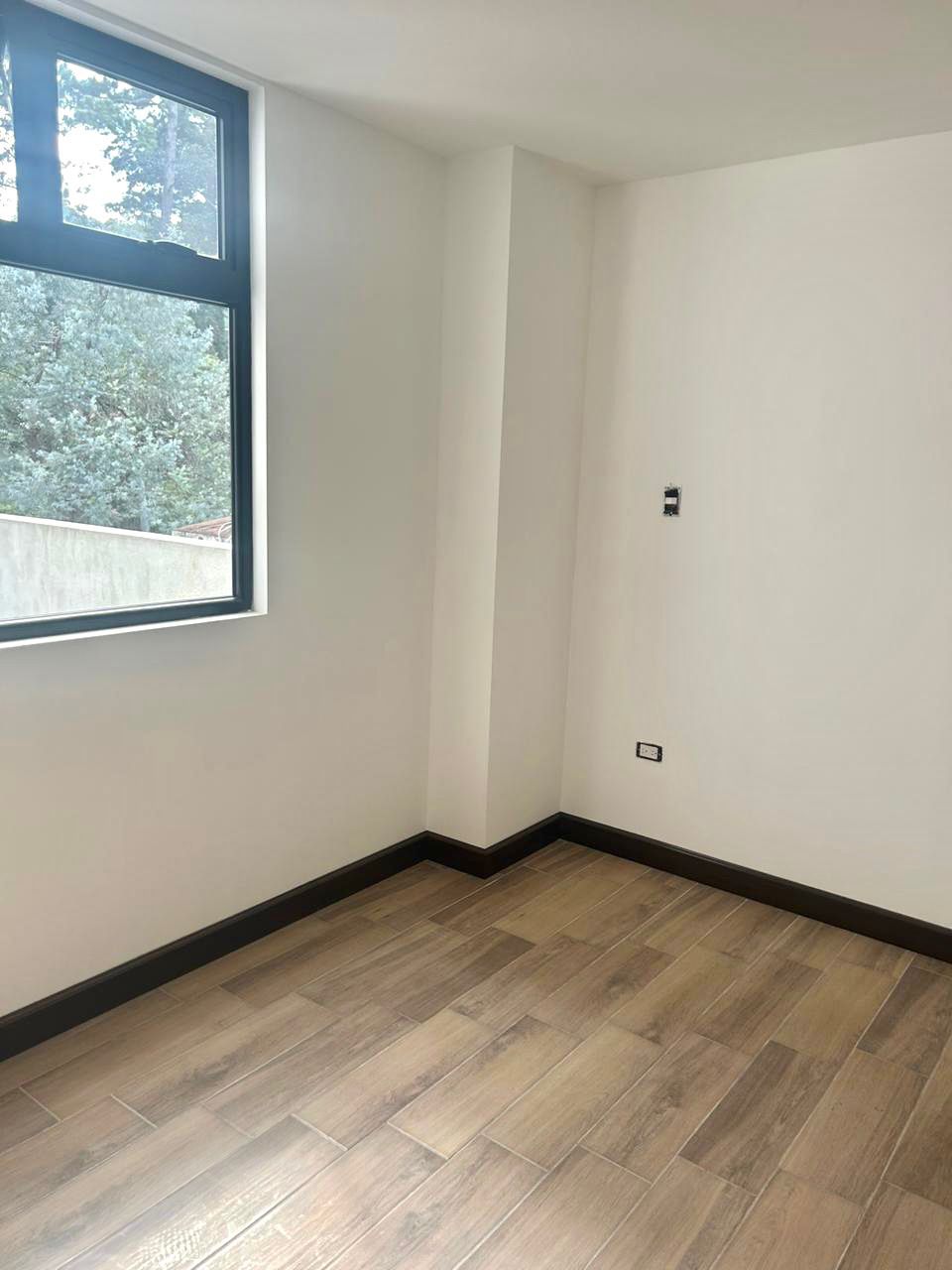 Venta de Casa o Casas, Terrenos, Propiedades, Apartamentos, Inmuebles en Guatemala, zona 11, zona 7, zona 2, zona 18, zona 16, Mixco, Carretera Al Salvador, Fraijanes, Santa Catarina Pinula, Antigua Guatemala, Villa Nueva, Villa Canales, San Miguel Petapa - Venta o Alquiler de Casas En Guatemala