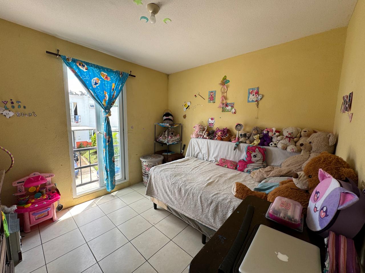 Venta de Casa o Casas, Terrenos, Propiedades, Apartamentos, Inmuebles en Guatemala, zona 11, zona 7, zona 2, zona 18, zona 16, Mixco, Carretera Al Salvador, Fraijanes, Santa Catarina Pinula, Antigua Guatemala, Villa Nueva, Villa Canales, San Miguel Petapa - Venta o Alquiler de Casas En Guatemala