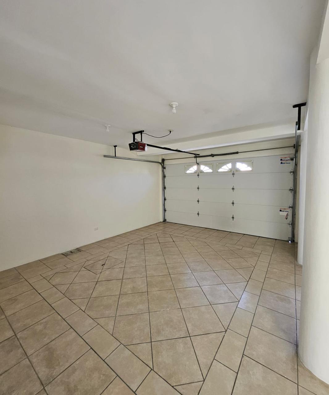 Venta de Casa o Casas, Terrenos, Propiedades, Apartamentos, Inmuebles en Guatemala, zona 11, zona 7, zona 2, zona 18, zona 16, Mixco, Carretera Al Salvador, Fraijanes, Santa Catarina Pinula, Antigua Guatemala, Villa Nueva, Villa Canales, San Miguel Petapa - Venta o Alquiler de Casas En Guatemala