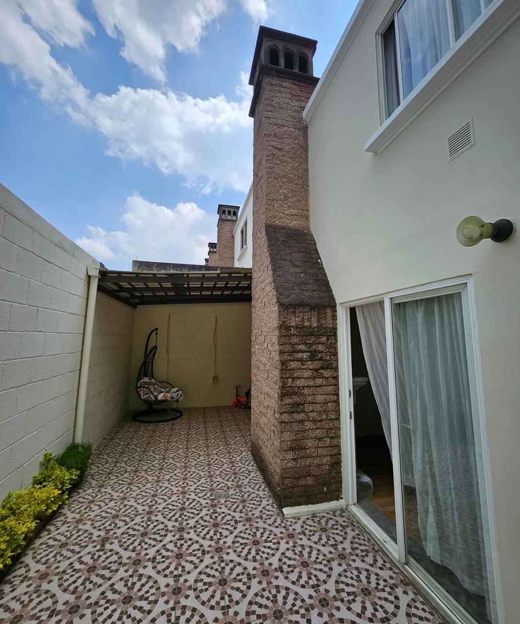 Venta de Casa o Casas, Terrenos, Propiedades, Apartamentos, Inmuebles en Guatemala, zona 11, zona 7, zona 2, zona 18, zona 16, Mixco, Carretera Al Salvador, Fraijanes, Santa Catarina Pinula, Antigua Guatemala, Villa Nueva, Villa Canales, San Miguel Petapa - Venta o Alquiler de Casas En Guatemala