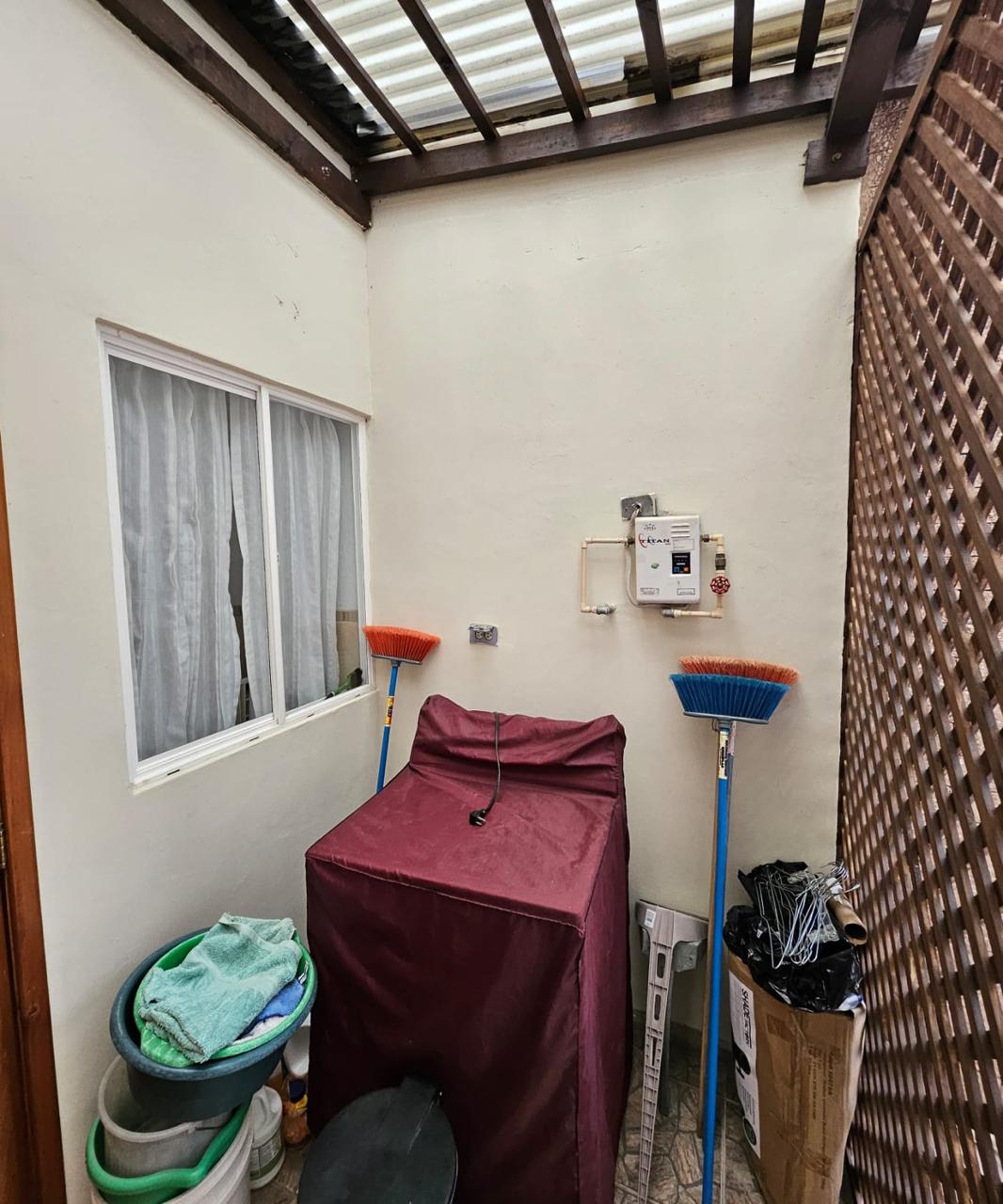 Venta de Casa o Casas, Terrenos, Propiedades, Apartamentos, Inmuebles en Guatemala, zona 11, zona 7, zona 2, zona 18, zona 16, Mixco, Carretera Al Salvador, Fraijanes, Santa Catarina Pinula, Antigua Guatemala, Villa Nueva, Villa Canales, San Miguel Petapa - Venta o Alquiler de Casas En Guatemala