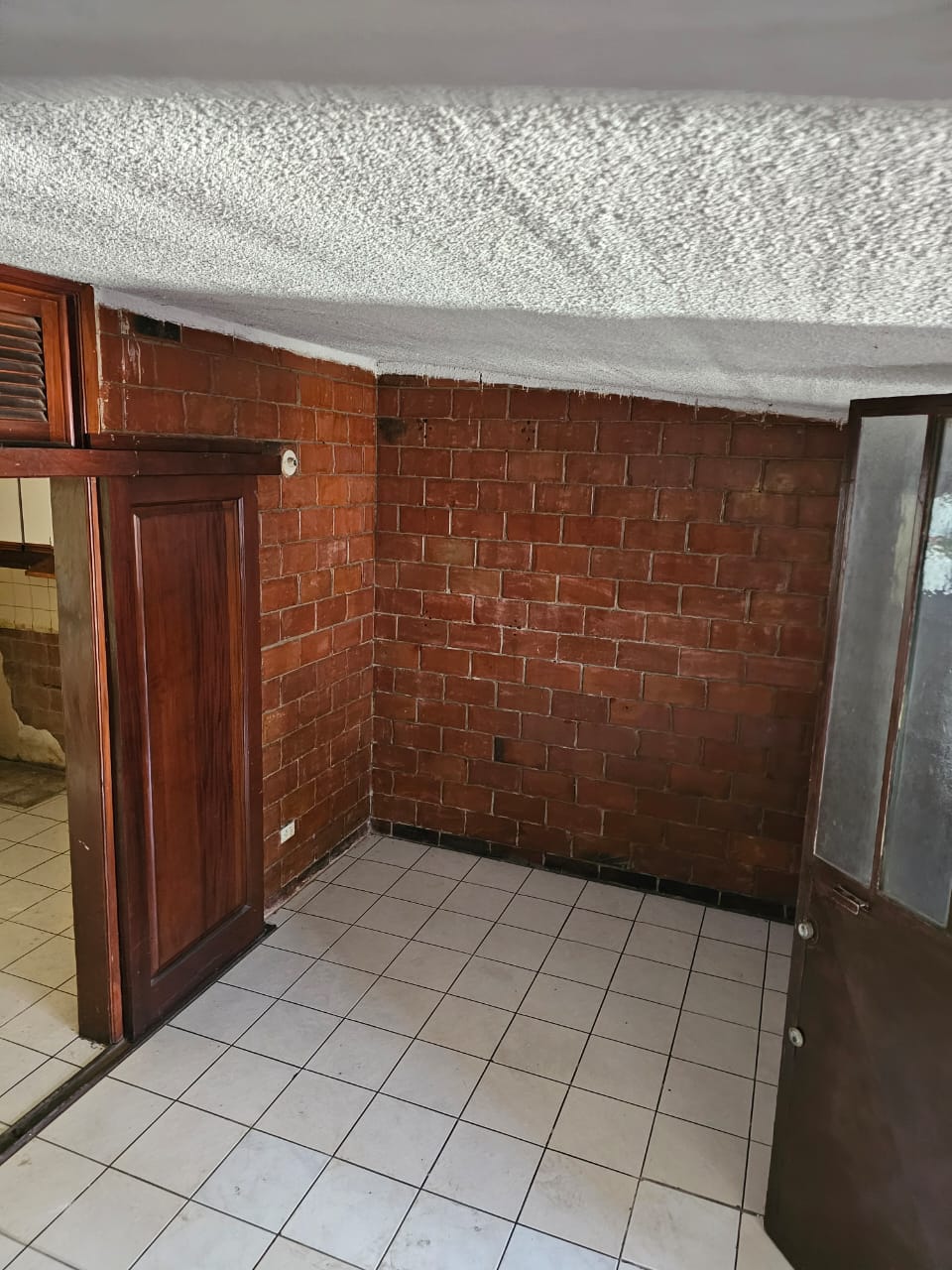 Venta de Casa o Casas, Terrenos, Propiedades, Apartamentos, Inmuebles en Guatemala, zona 11, zona 7, zona 2, zona 18, zona 16, Mixco, Carretera Al Salvador, Fraijanes, Santa Catarina Pinula, Antigua Guatemala, Villa Nueva, Villa Canales, San Miguel Petapa - Venta o Alquiler de Casas En Guatemala