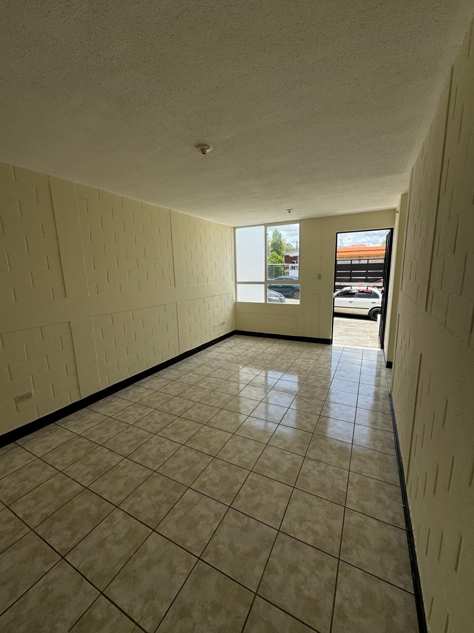 Venta de Casa o Casas, Terrenos, Propiedades, Apartamentos, Inmuebles en Guatemala, zona 11, zona 7, zona 2, zona 18, zona 16, Mixco, Carretera Al Salvador, Fraijanes, Santa Catarina Pinula, Antigua Guatemala, Villa Nueva, Villa Canales, San Miguel Petapa - Venta o Alquiler de Casas En Guatemala