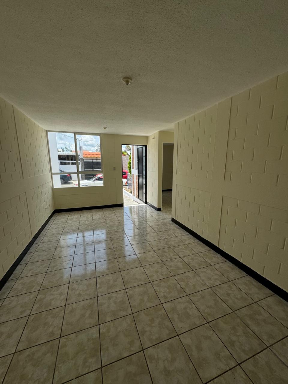 Venta de Casa o Casas, Terrenos, Propiedades, Apartamentos, Inmuebles en Guatemala, zona 11, zona 7, zona 2, zona 18, zona 16, Mixco, Carretera Al Salvador, Fraijanes, Santa Catarina Pinula, Antigua Guatemala, Villa Nueva, Villa Canales, San Miguel Petapa - Venta o Alquiler de Casas En Guatemala