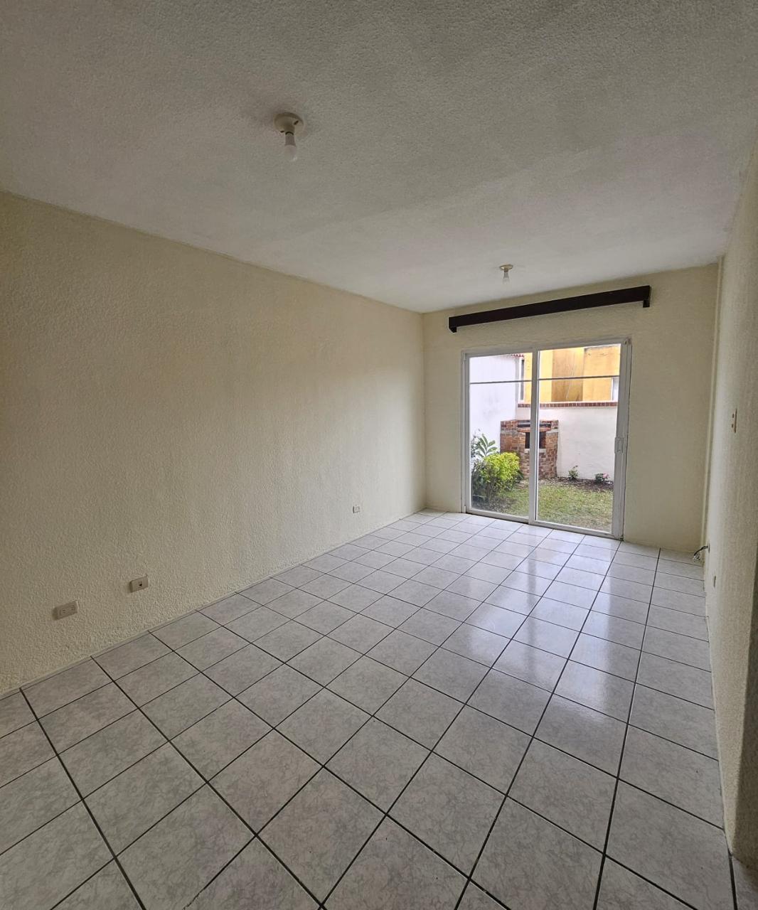 Venta de Casa o Casas, Terrenos, Propiedades, Apartamentos, Inmuebles en Guatemala, zona 11, zona 7, zona 2, zona 18, zona 16, Mixco, Carretera Al Salvador, Fraijanes, Santa Catarina Pinula, Antigua Guatemala, Villa Nueva, Villa Canales, San Miguel Petapa - Venta o Alquiler de Casas En Guatemala