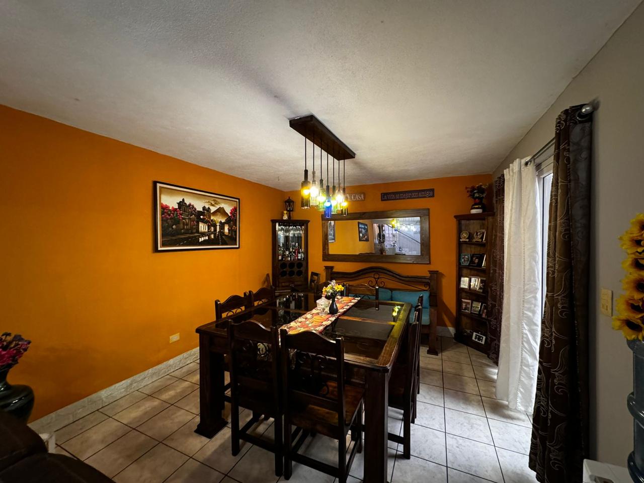 Venta de Casa o Casas, Terrenos, Propiedades, Apartamentos, Inmuebles en Guatemala, zona 11, zona 7, zona 2, zona 18, zona 16, Mixco, Carretera Al Salvador, Fraijanes, Santa Catarina Pinula, Antigua Guatemala, Villa Nueva, Villa Canales, San Miguel Petapa - Venta o Alquiler de Casas En Guatemala