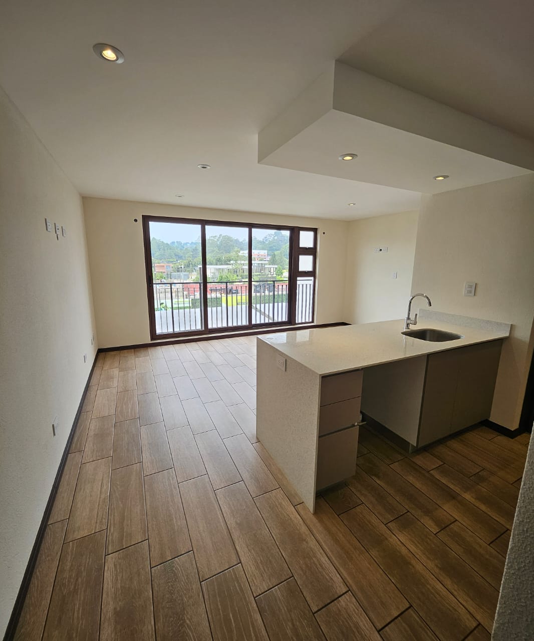 Venta de Casa o Casas, Terrenos, Propiedades, Apartamentos, Inmuebles en Guatemala, zona 11, zona 7, zona 2, zona 18, zona 16, Mixco, Carretera Al Salvador, Fraijanes, Santa Catarina Pinula, Antigua Guatemala, Villa Nueva, Villa Canales, San Miguel Petapa - Venta o Alquiler de Casas En Guatemala