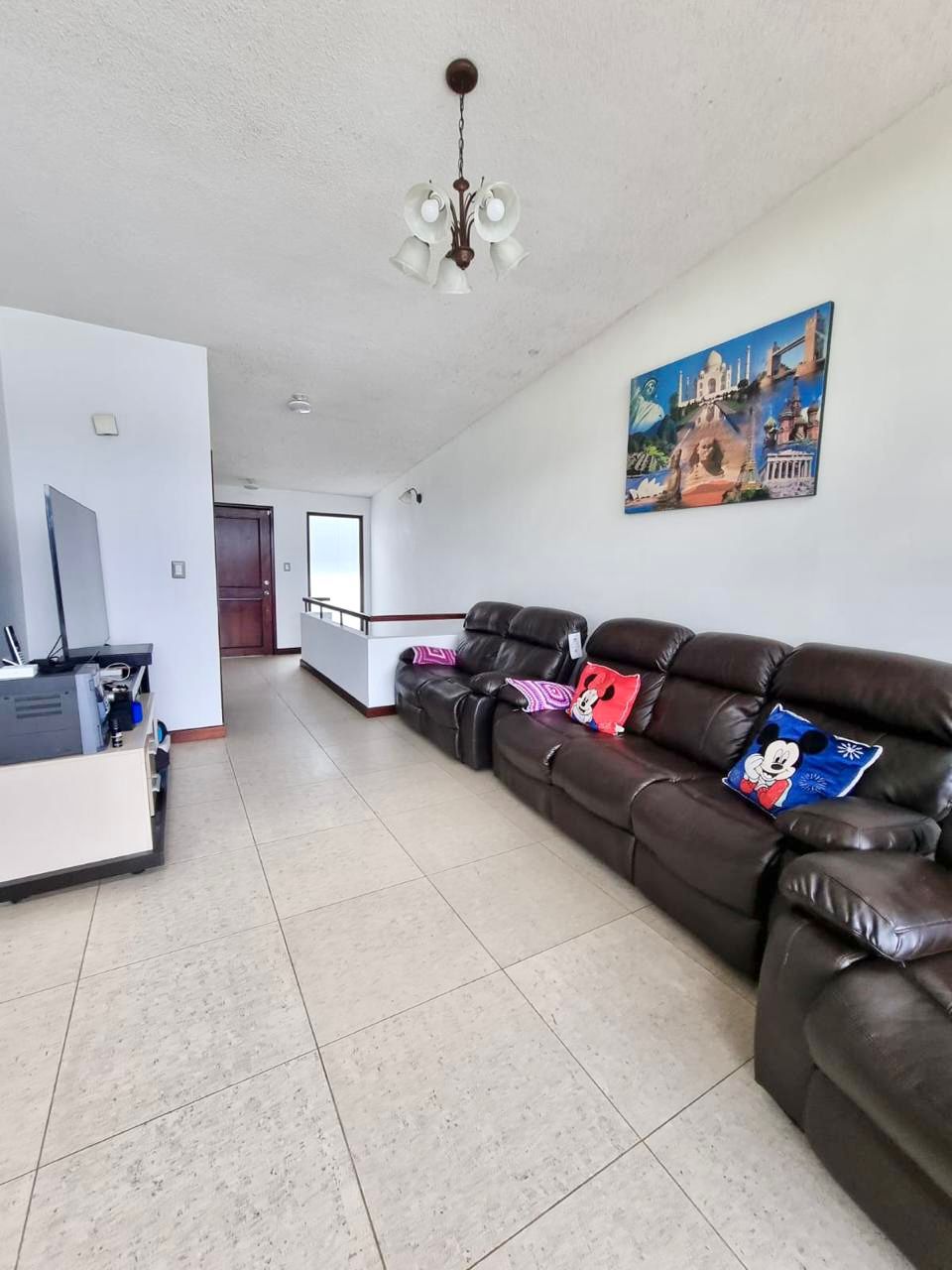 Venta de Casa o Casas, Terrenos, Propiedades, Apartamentos, Inmuebles en Guatemala, zona 11, zona 7, zona 2, zona 18, zona 16, Mixco, Carretera Al Salvador, Fraijanes, Santa Catarina Pinula, Antigua Guatemala, Villa Nueva, Villa Canales, San Miguel Petapa - Venta o Alquiler de Casas En Guatemala