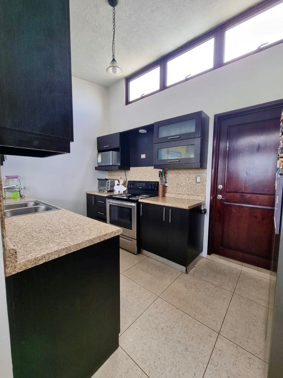 Venta de Casa o Casas, Terrenos, Propiedades, Apartamentos, Inmuebles en Guatemala, zona 11, zona 7, zona 2, zona 18, zona 16, Mixco, Carretera Al Salvador, Fraijanes, Santa Catarina Pinula, Antigua Guatemala, Villa Nueva, Villa Canales, San Miguel Petapa - Venta o Alquiler de Casas En Guatemala