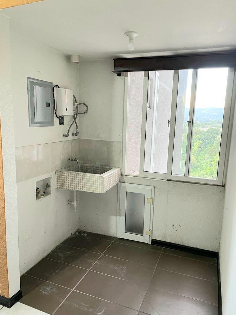 Venta de Casa o Casas, Terrenos, Propiedades, Apartamentos, Inmuebles en Guatemala, zona 11, zona 7, zona 2, zona 18, zona 16, Mixco, Carretera Al Salvador, Fraijanes, Santa Catarina Pinula, Antigua Guatemala, Villa Nueva, Villa Canales, San Miguel Petapa - Venta o Alquiler de Casas En Guatemala