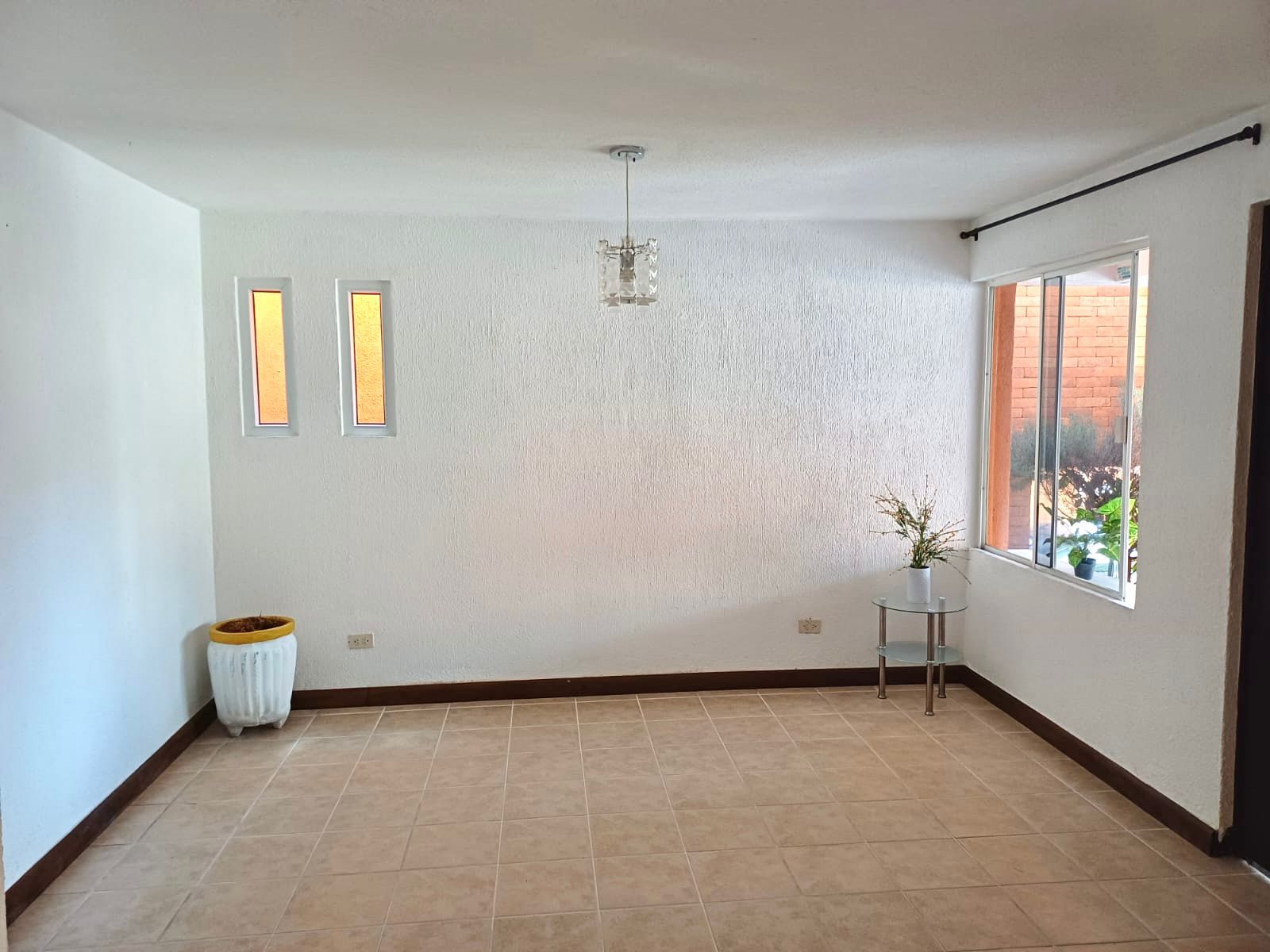 Venta de Casa o Casas, Terrenos, Propiedades, Apartamentos, Inmuebles en Guatemala, zona 11, zona 7, zona 2, zona 18, zona 16, Mixco, Carretera Al Salvador, Fraijanes, Santa Catarina Pinula, Antigua Guatemala, Villa Nueva, Villa Canales, San Miguel Petapa - Venta o Alquiler de Casas En Guatemala