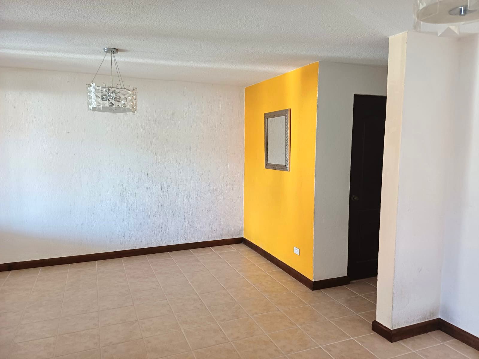 Venta de Casa o Casas, Terrenos, Propiedades, Apartamentos, Inmuebles en Guatemala, zona 11, zona 7, zona 2, zona 18, zona 16, Mixco, Carretera Al Salvador, Fraijanes, Santa Catarina Pinula, Antigua Guatemala, Villa Nueva, Villa Canales, San Miguel Petapa - Venta o Alquiler de Casas En Guatemala