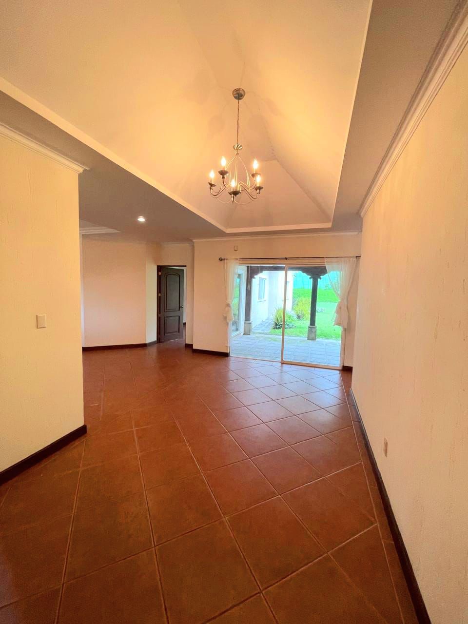 Venta de Casa o Casas, Terrenos, Propiedades, Apartamentos, Inmuebles en Guatemala, zona 11, zona 7, zona 2, zona 18, zona 16, Mixco, Carretera Al Salvador, Fraijanes, Santa Catarina Pinula, Antigua Guatemala, Villa Nueva, Villa Canales, San Miguel Petapa - Venta o Alquiler de Casas En Guatemala