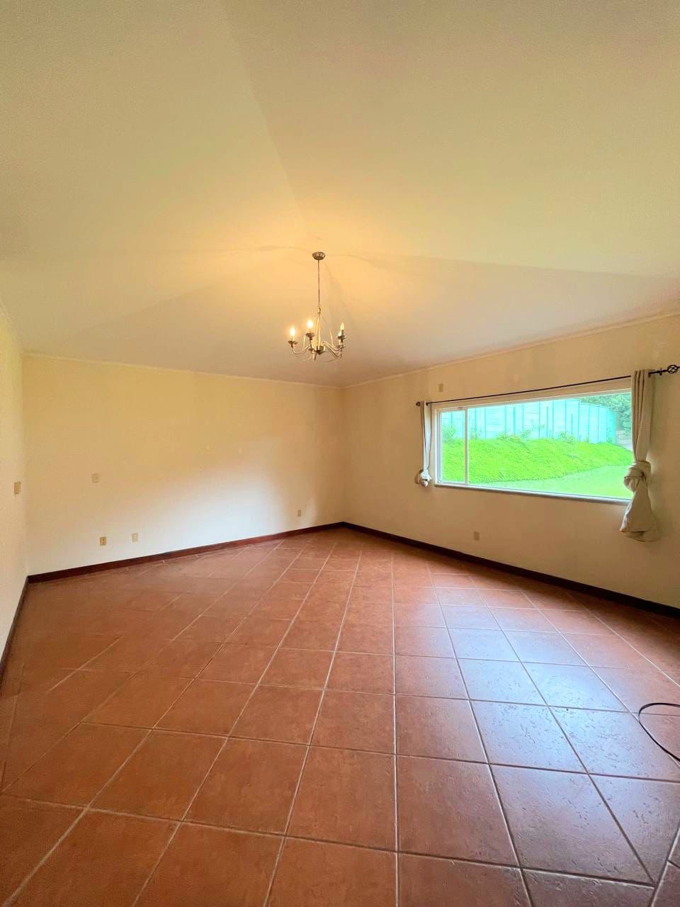 Venta de Casa o Casas, Terrenos, Propiedades, Apartamentos, Inmuebles en Guatemala, zona 11, zona 7, zona 2, zona 18, zona 16, Mixco, Carretera Al Salvador, Fraijanes, Santa Catarina Pinula, Antigua Guatemala, Villa Nueva, Villa Canales, San Miguel Petapa - Venta o Alquiler de Casas En Guatemala