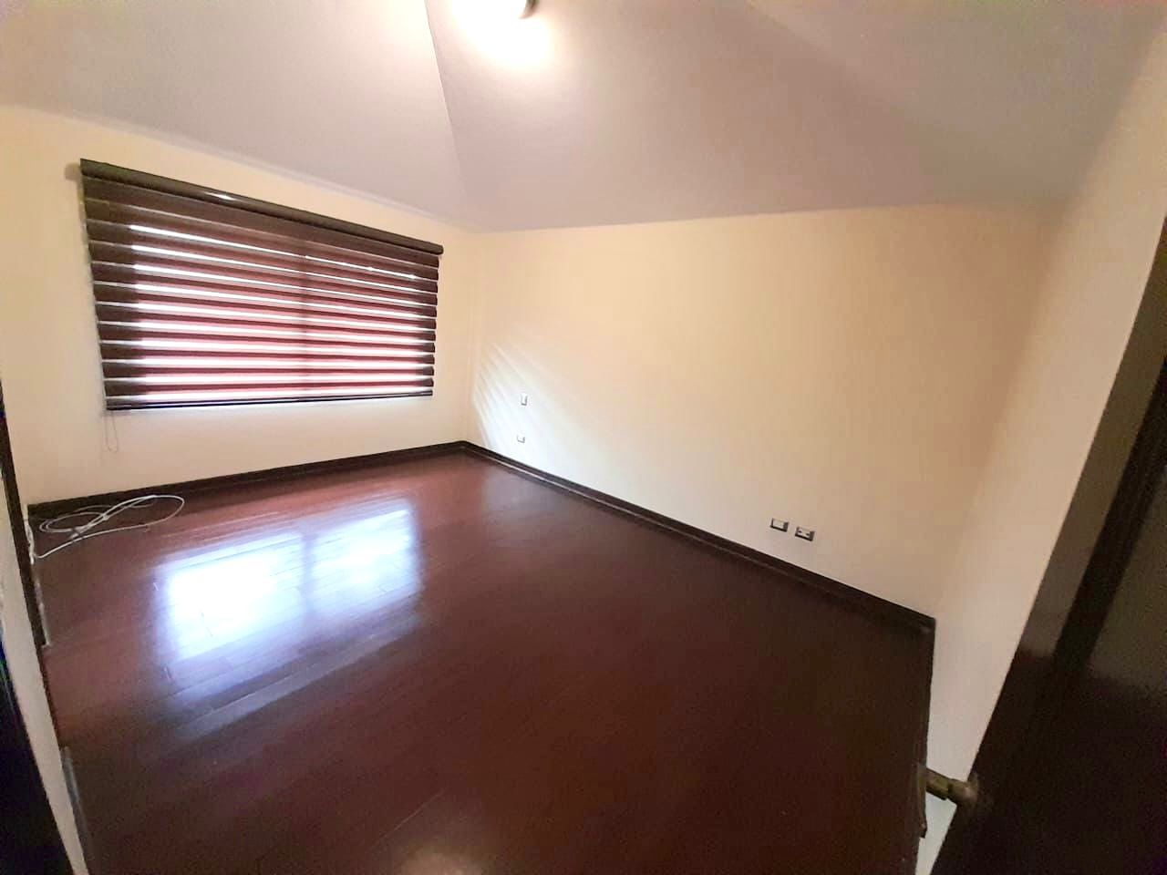 Venta de Casa o Casas, Terrenos, Propiedades, Apartamentos, Inmuebles en Guatemala, zona 11, zona 7, zona 2, zona 18, zona 16, Mixco, Carretera Al Salvador, Fraijanes, Santa Catarina Pinula, Antigua Guatemala, Villa Nueva, Villa Canales, San Miguel Petapa - Venta o Alquiler de Casas En Guatemala