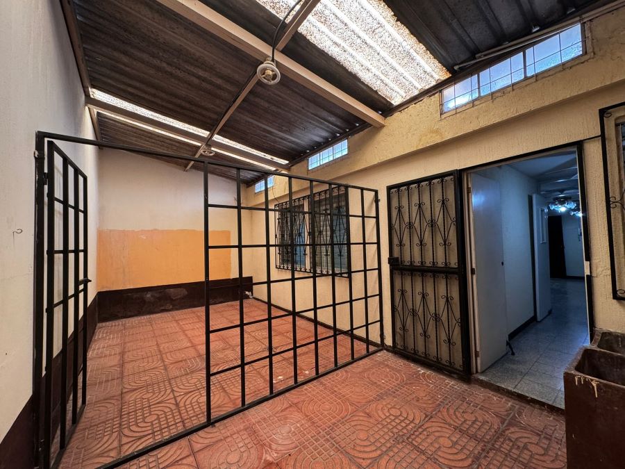 Venta de Casa o Casas, Terrenos, Propiedades, Apartamentos, Inmuebles en Guatemala, zona 11, zona 7, zona 2, zona 18, zona 16, Mixco, Carretera Al Salvador, Fraijanes, Santa Catarina Pinula, Antigua Guatemala, Villa Nueva, Villa Canales, San Miguel Petapa - Venta o Alquiler de Casas En Guatemala