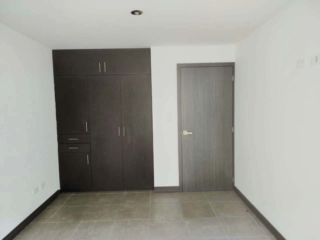 Venta de Casa o Casas, Terrenos, Propiedades, Apartamentos, Inmuebles en Guatemala, zona 11, zona 7, zona 2, zona 18, zona 16, Mixco, Carretera Al Salvador, Fraijanes, Santa Catarina Pinula, Antigua Guatemala, Villa Nueva, Villa Canales, San Miguel Petapa - Venta o Alquiler de Casas En Guatemala