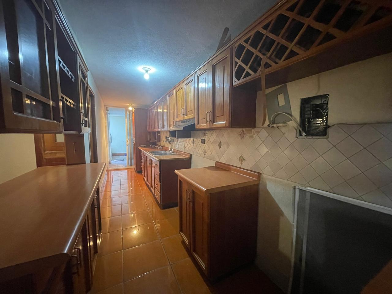 Venta de Casa o Casas, Terrenos, Propiedades, Apartamentos, Inmuebles en Guatemala, zona 11, zona 7, zona 2, zona 18, zona 16, Mixco, Carretera Al Salvador, Fraijanes, Santa Catarina Pinula, Antigua Guatemala, Villa Nueva, Villa Canales, San Miguel Petapa - Venta o Alquiler de Casas En Guatemala