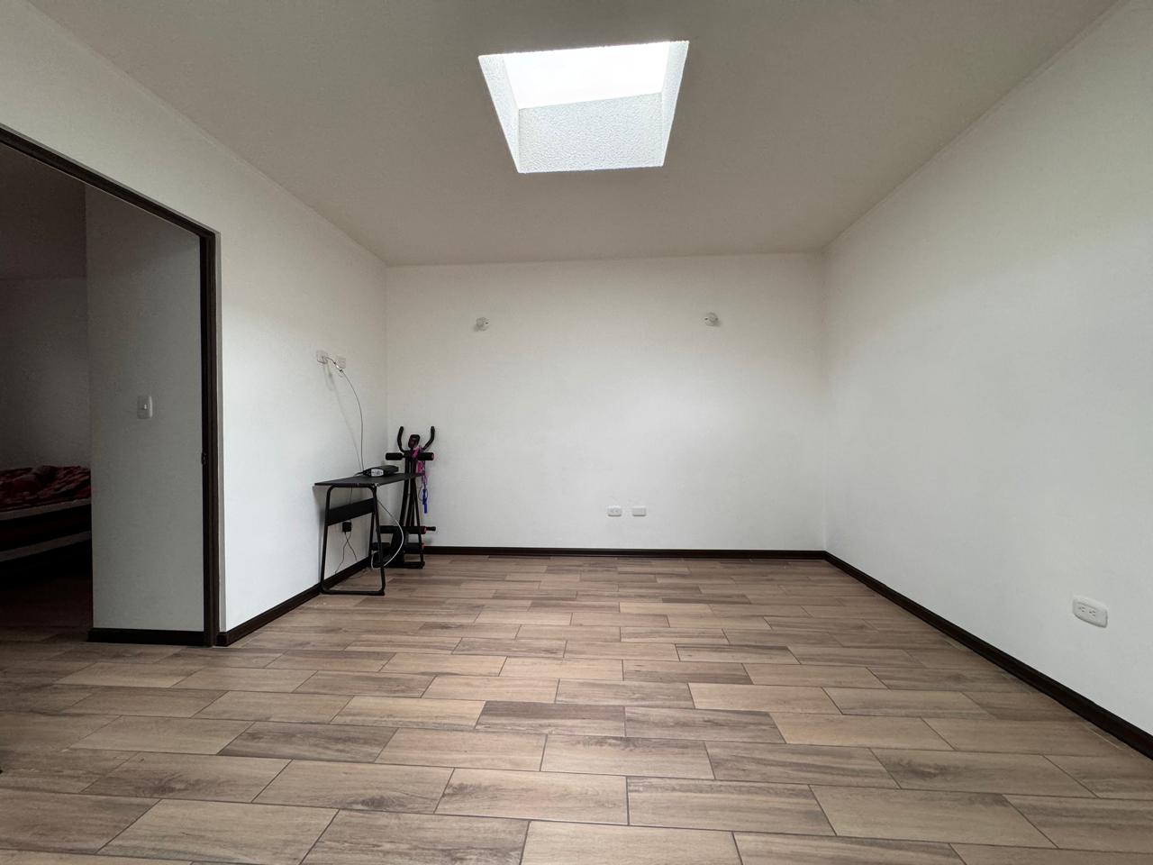 Venta de Casa o Casas, Terrenos, Propiedades, Apartamentos, Inmuebles en Guatemala, zona 11, zona 7, zona 2, zona 18, zona 16, Mixco, Carretera Al Salvador, Fraijanes, Santa Catarina Pinula, Antigua Guatemala, Villa Nueva, Villa Canales, San Miguel Petapa - Venta o Alquiler de Casas En Guatemala