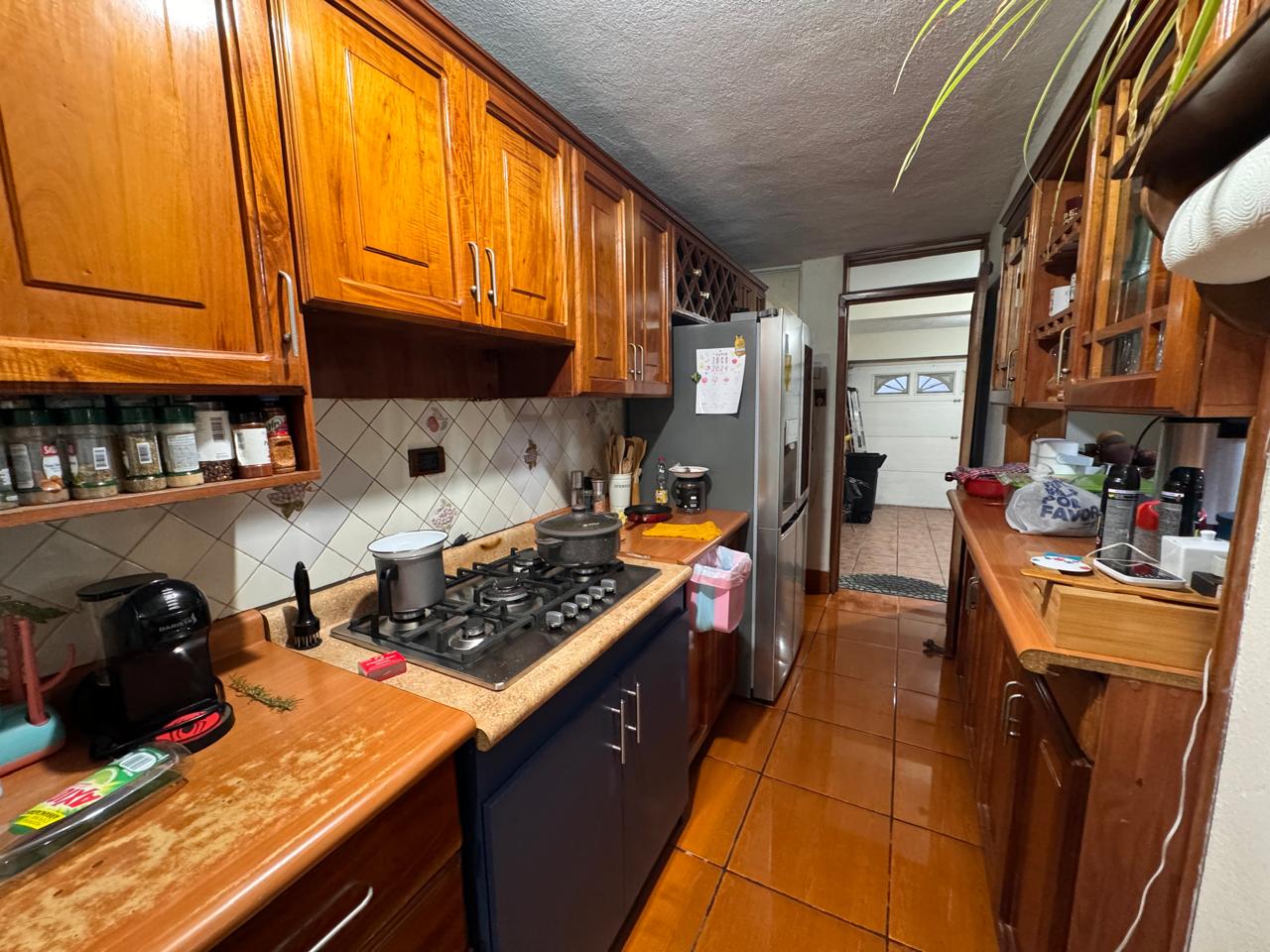 Venta de Casa o Casas, Terrenos, Propiedades, Apartamentos, Inmuebles en Guatemala, zona 11, zona 7, zona 2, zona 18, zona 16, Mixco, Carretera Al Salvador, Fraijanes, Santa Catarina Pinula, Antigua Guatemala, Villa Nueva, Villa Canales, San Miguel Petapa - Venta o Alquiler de Casas En Guatemala