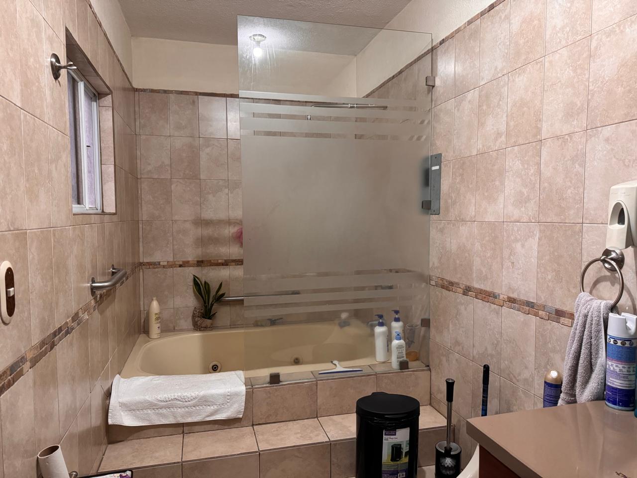 Venta de Casa o Casas, Terrenos, Propiedades, Apartamentos, Inmuebles en Guatemala, zona 11, zona 7, zona 2, zona 18, zona 16, Mixco, Carretera Al Salvador, Fraijanes, Santa Catarina Pinula, Antigua Guatemala, Villa Nueva, Villa Canales, San Miguel Petapa - Venta o Alquiler de Casas En Guatemala