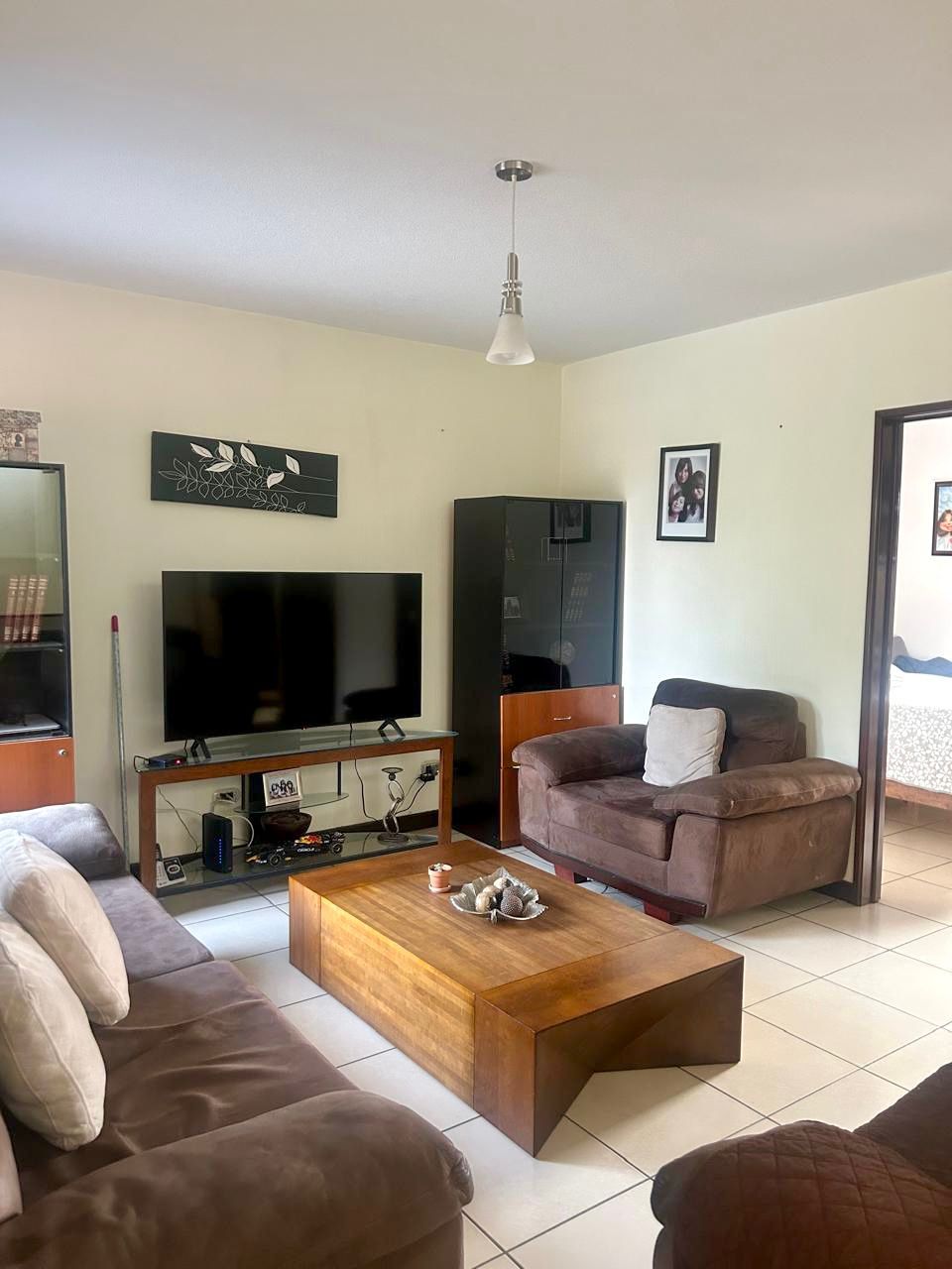 Venta de Casa o Casas, Terrenos, Propiedades, Apartamentos, Inmuebles en Guatemala, zona 11, zona 7, zona 2, zona 18, zona 16, Mixco, Carretera Al Salvador, Fraijanes, Santa Catarina Pinula, Antigua Guatemala, Villa Nueva, Villa Canales, San Miguel Petapa - Venta o Alquiler de Casas En Guatemala