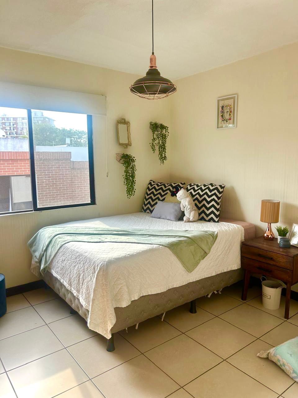 Venta de Casa o Casas, Terrenos, Propiedades, Apartamentos, Inmuebles en Guatemala, zona 11, zona 7, zona 2, zona 18, zona 16, Mixco, Carretera Al Salvador, Fraijanes, Santa Catarina Pinula, Antigua Guatemala, Villa Nueva, Villa Canales, San Miguel Petapa - Venta o Alquiler de Casas En Guatemala