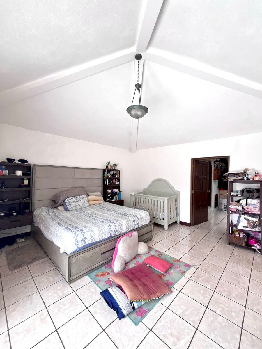 Venta de Casa o Casas, Terrenos, Propiedades, Apartamentos, Inmuebles en Guatemala, zona 11, zona 7, zona 2, zona 18, zona 16, Mixco, Carretera Al Salvador, Fraijanes, Santa Catarina Pinula, Antigua Guatemala, Villa Nueva, Villa Canales, San Miguel Petapa - Venta o Alquiler de Casas En Guatemala