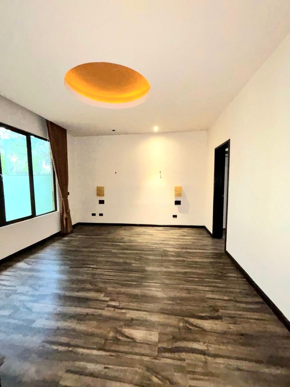 Venta de Casa o Casas, Terrenos, Propiedades, Apartamentos, Inmuebles en Guatemala, zona 11, zona 7, zona 2, zona 18, zona 16, Mixco, Carretera Al Salvador, Fraijanes, Santa Catarina Pinula, Antigua Guatemala, Villa Nueva, Villa Canales, San Miguel Petapa - Venta o Alquiler de Casas En Guatemala