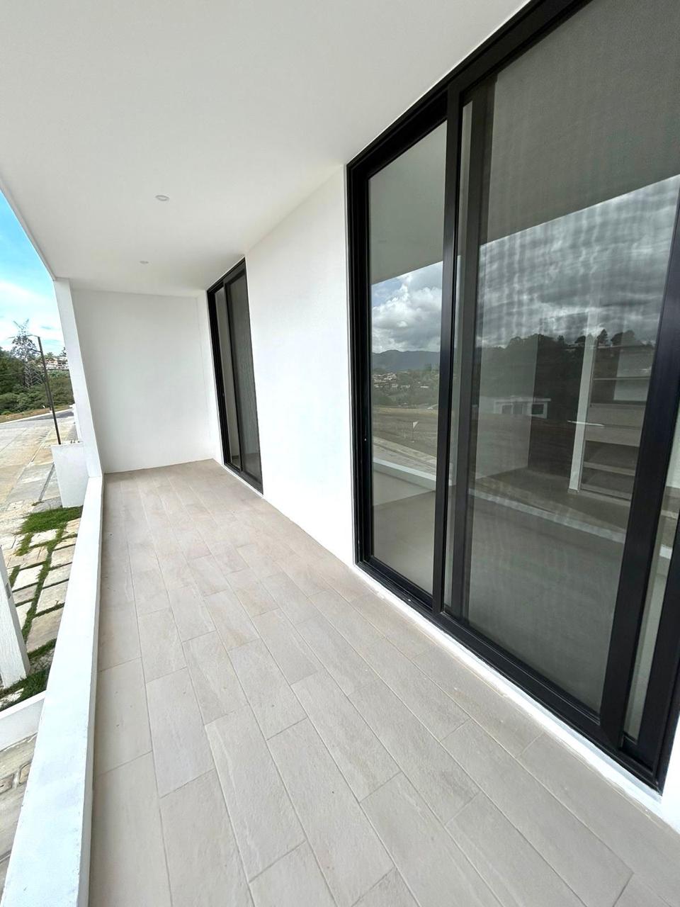 Venta de Casa o Casas, Terrenos, Propiedades, Apartamentos, Inmuebles en Guatemala, zona 11, zona 7, zona 2, zona 18, zona 16, Mixco, Carretera Al Salvador, Fraijanes, Santa Catarina Pinula, Antigua Guatemala, Villa Nueva, Villa Canales, San Miguel Petapa - Venta o Alquiler de Casas En Guatemala