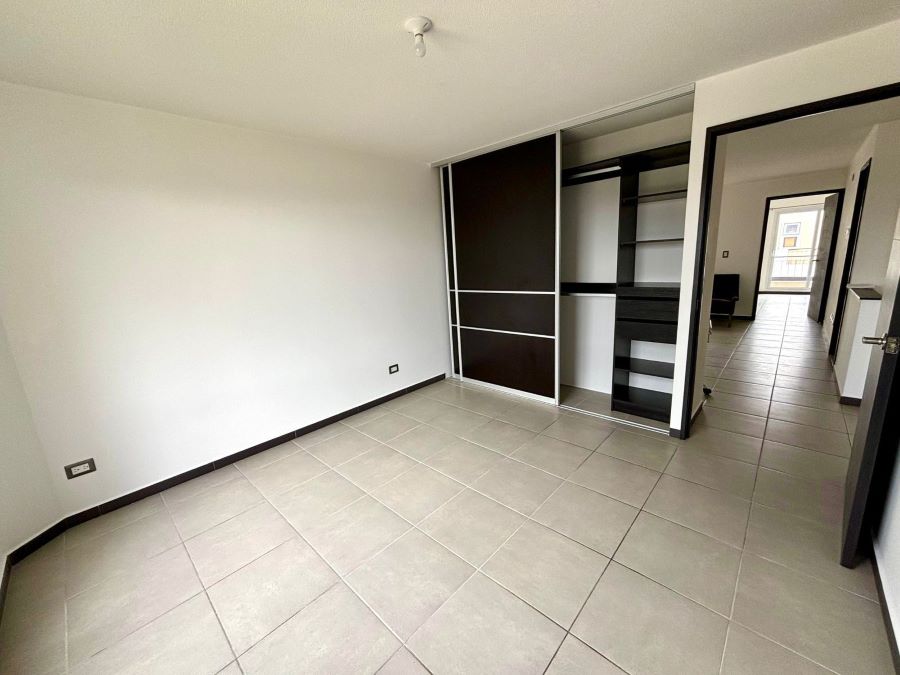 Venta de Casa o Casas, Terrenos, Propiedades, Apartamentos, Inmuebles en Guatemala, zona 11, zona 7, zona 2, zona 18, zona 16, Mixco, Carretera Al Salvador, Fraijanes, Santa Catarina Pinula, Antigua Guatemala, Villa Nueva, Villa Canales, San Miguel Petapa - Venta o Alquiler de Casas En Guatemala