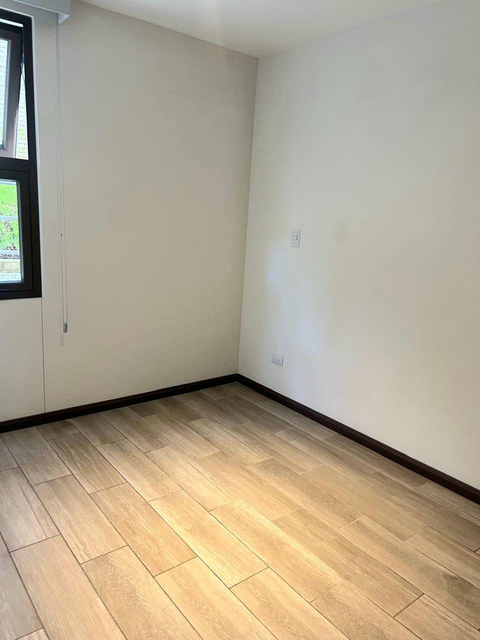 Venta de Casa o Casas, Terrenos, Propiedades, Apartamentos, Inmuebles en Guatemala, zona 11, zona 7, zona 2, zona 18, zona 16, Mixco, Carretera Al Salvador, Fraijanes, Santa Catarina Pinula, Antigua Guatemala, Villa Nueva, Villa Canales, San Miguel Petapa - Venta o Alquiler de Casas En Guatemala