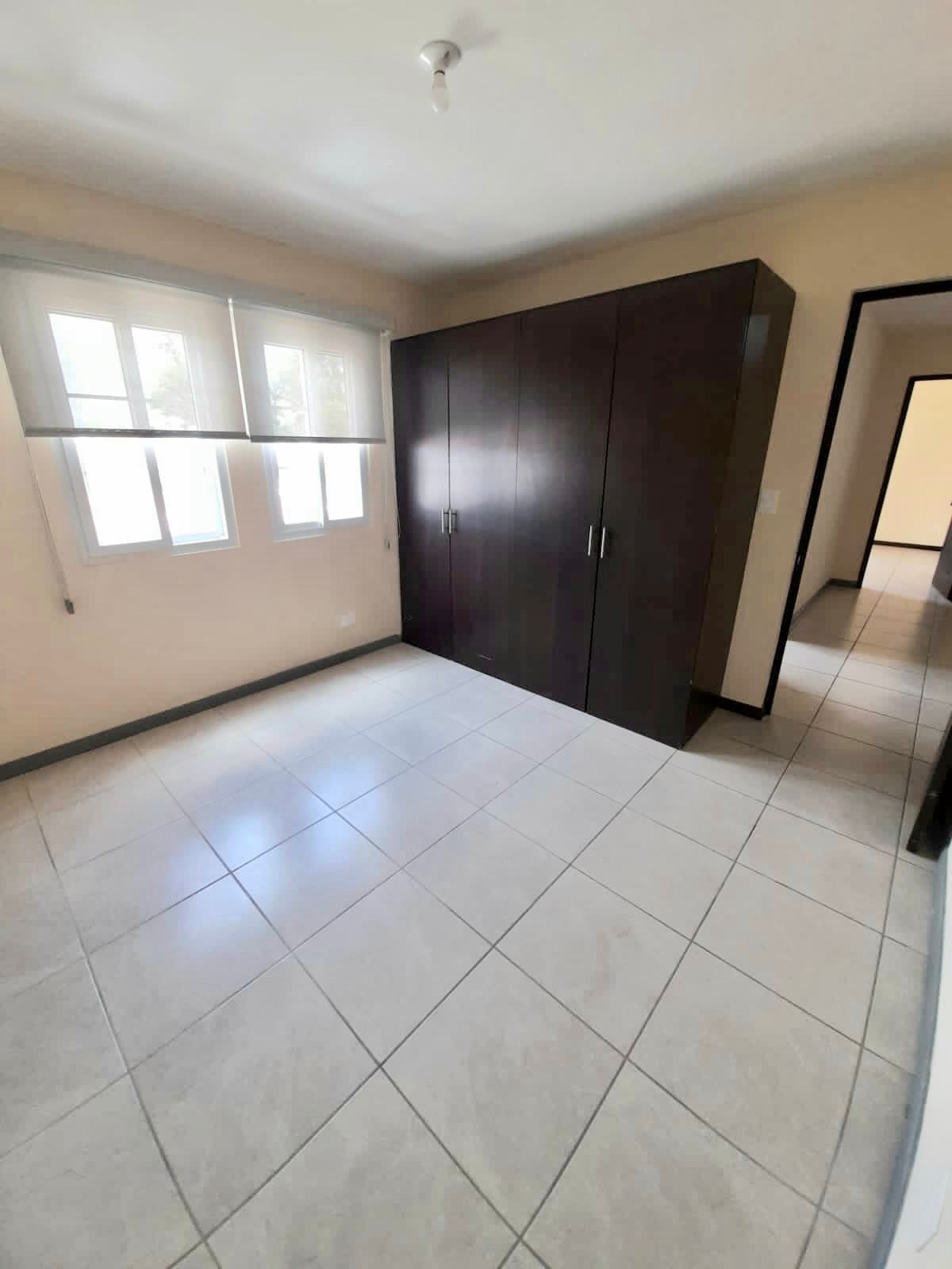 Venta de Casa o Casas, Terrenos, Propiedades, Apartamentos, Inmuebles en Guatemala, zona 11, zona 7, zona 2, zona 18, zona 16, Mixco, Carretera Al Salvador, Fraijanes, Santa Catarina Pinula, Antigua Guatemala, Villa Nueva, Villa Canales, San Miguel Petapa - Venta o Alquiler de Casas En Guatemala