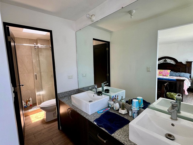 Venta de Casa o Casas, Terrenos, Propiedades, Apartamentos, Inmuebles en Guatemala, zona 11, zona 7, zona 2, zona 18, zona 16, Mixco, Carretera Al Salvador, Fraijanes, Santa Catarina Pinula, Antigua Guatemala, Villa Nueva, Villa Canales, San Miguel Petapa - Venta o Alquiler de Casas En Guatemala