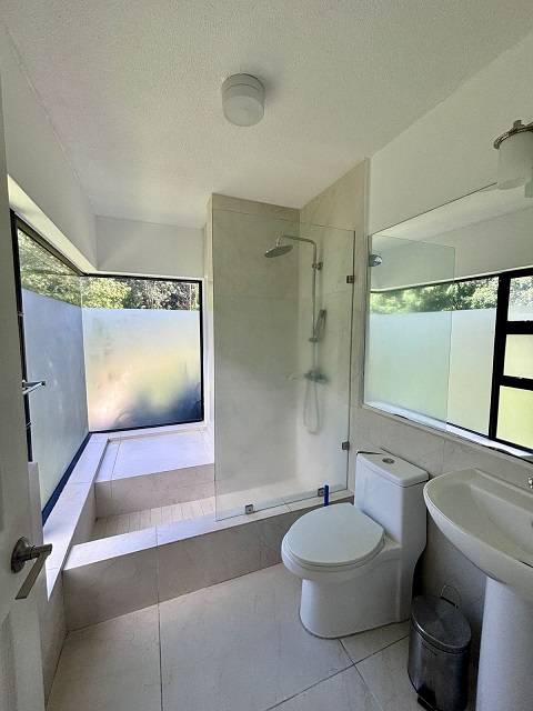 Venta de Casa o Casas, Terrenos, Propiedades, Apartamentos, Inmuebles en Guatemala, zona 11, zona 7, zona 2, zona 18, zona 16, Mixco, Carretera Al Salvador, Fraijanes, Santa Catarina Pinula, Antigua Guatemala, Villa Nueva, Villa Canales, San Miguel Petapa - Venta o Alquiler de Casas En Guatemala