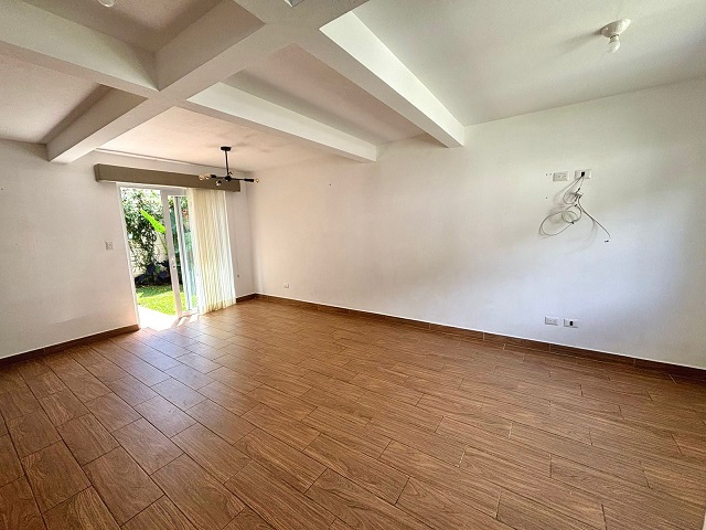 Venta de Casa o Casas, Terrenos, Propiedades, Apartamentos, Inmuebles en Guatemala, zona 11, zona 7, zona 2, zona 18, zona 16, Mixco, Carretera Al Salvador, Fraijanes, Santa Catarina Pinula, Antigua Guatemala, Villa Nueva, Villa Canales, San Miguel Petapa - Venta o Alquiler de Casas En Guatemala