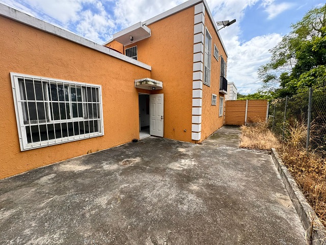 Venta de Casa o Casas, Terrenos, Propiedades, Apartamentos, Inmuebles en Guatemala, zona 11, zona 7, zona 2, zona 18, zona 16, Mixco, Carretera Al Salvador, Fraijanes, Santa Catarina Pinula, Antigua Guatemala, Villa Nueva, Villa Canales, San Miguel Petapa - Venta o Alquiler de Casas En Guatemala