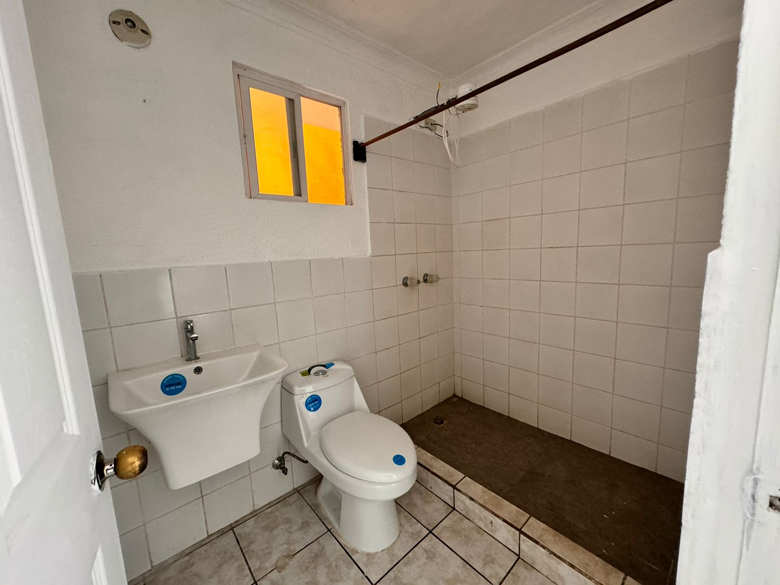 Venta de Casa o Casas, Terrenos, Propiedades, Apartamentos, Inmuebles en Guatemala, zona 11, zona 7, zona 2, zona 18, zona 16, Mixco, Carretera Al Salvador, Fraijanes, Santa Catarina Pinula, Antigua Guatemala, Villa Nueva, Villa Canales, San Miguel Petapa - Venta o Alquiler de Casas En Guatemala