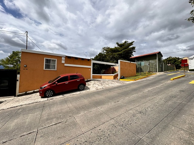 Venta de Casa o Casas, Terrenos, Propiedades, Apartamentos, Inmuebles en Guatemala, zona 11, zona 7, zona 2, zona 18, zona 16, Mixco, Carretera Al Salvador, Fraijanes, Santa Catarina Pinula, Antigua Guatemala, Villa Nueva, Villa Canales, San Miguel Petapa - Venta o Alquiler de Casas En Guatemala